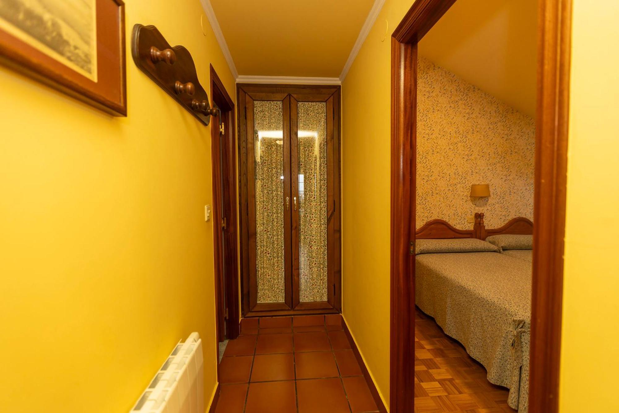 Escuder Apartamentos Turisticos Ribadeo Exterior foto